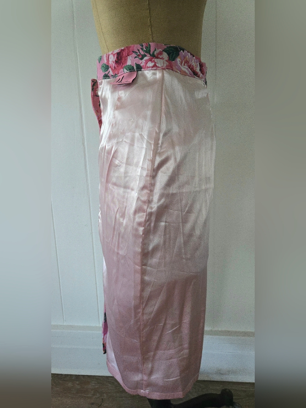 Vixen by Micheline Pitt Vintage Roses Pencil Skirt Medium - Picture 9 of 10